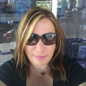 Meet your Posher, Lauralee